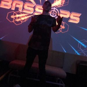 Meet your Posher, Emanuel